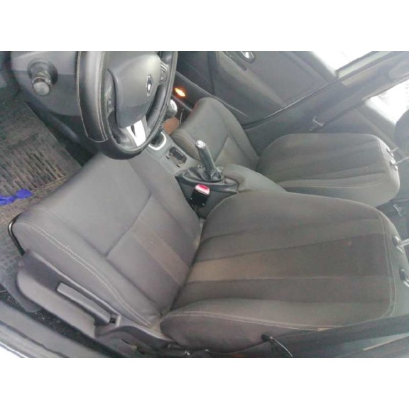 renault megane iii berlina 5 p del año 2009