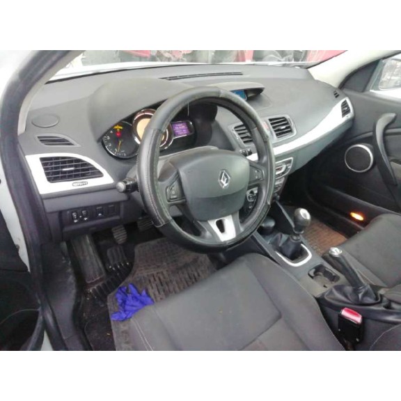 renault megane iii berlina 5 p del año 2009