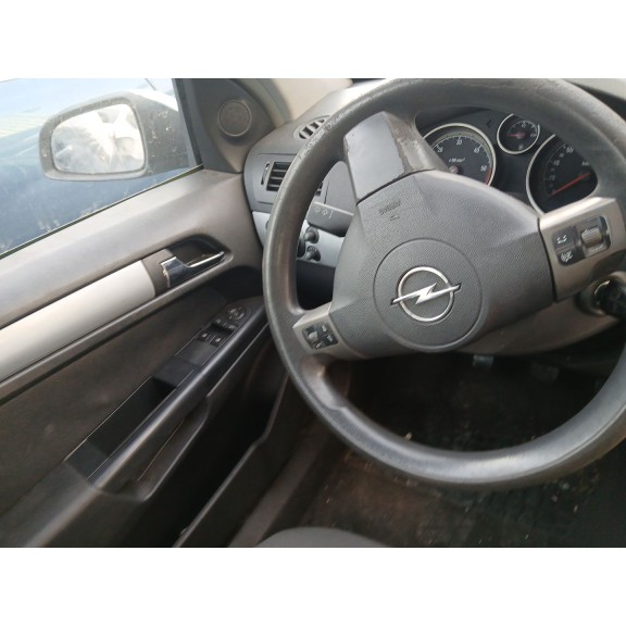 opel astra h classic sedán (a04) del año 2009