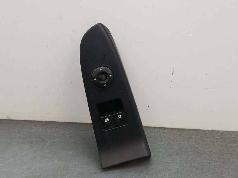 Recambio de mando elevalunas delantero izquierdo para kia pro_cee´d drive referencia OEM IAM 935701h021 2 teclas 