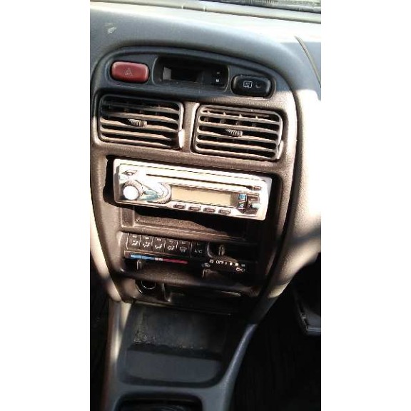 suzuki baleno berlina sy (eg) del año 2001