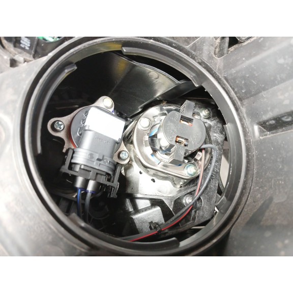 Recambio de faro derecho para kia optima business referencia OEM IAM   