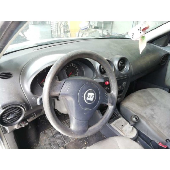 seat ibiza (6l1) del año 2003