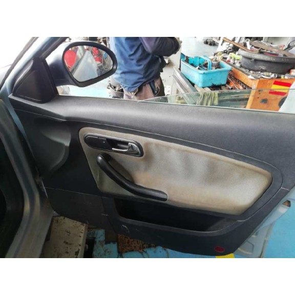 seat ibiza (6l1) del año 2003