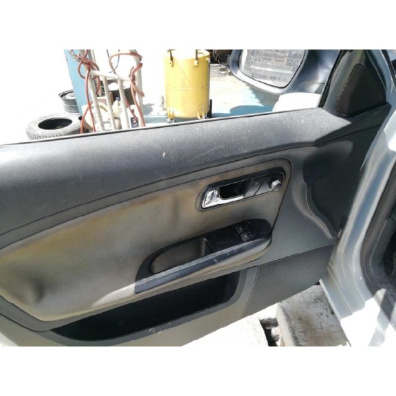 seat ibiza (6l1) del año 2003