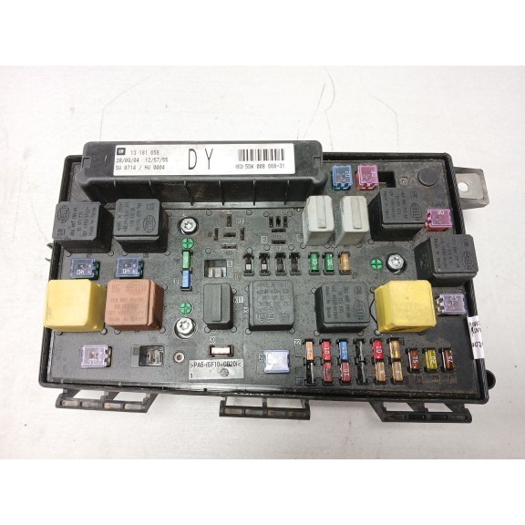 Recambio de caja reles / fusibles para opel astra h (a04) 1.7 cdti (l48) referencia OEM IAM 13181658  