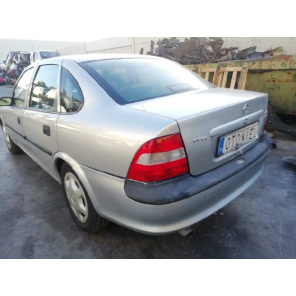 opel vectra b berlina del año 1998