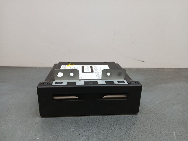 Recambio de sistema audio / radio cd para opel insignia berlina expression referencia OEM IAM 84016434  cargador cd