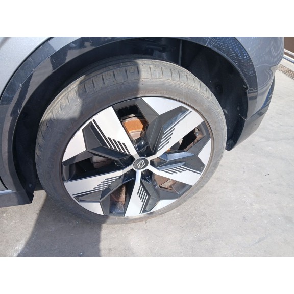 renault megane e-tech suv del año 2023