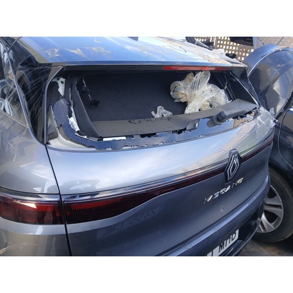 Recambio de porton trasero para renault megane e-tech suv ev40 referencia OEM IAM   