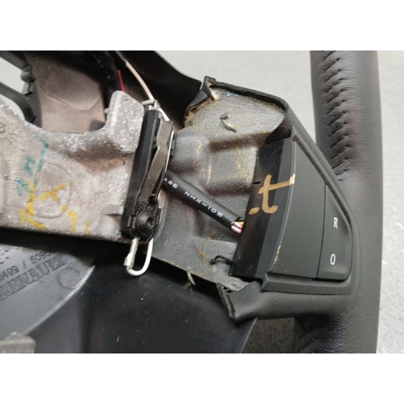 Recambio de volante para renault megane iii berlina 5 p expression referencia OEM IAM 609581499 484003397r buen estado