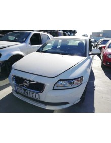 volvo s40 berlina del año 2010