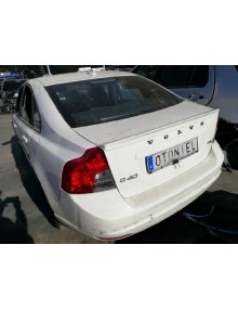 volvo s40 berlina del año 2010 2