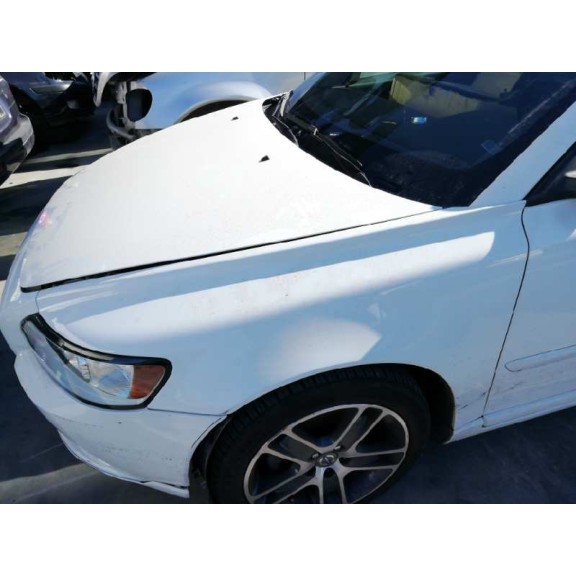 volvo s40 berlina del año 2010