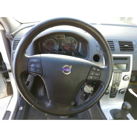 volvo s40 berlina del año 2010