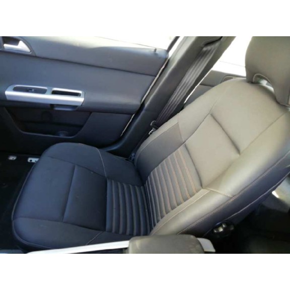 volvo s40 berlina del año 2010