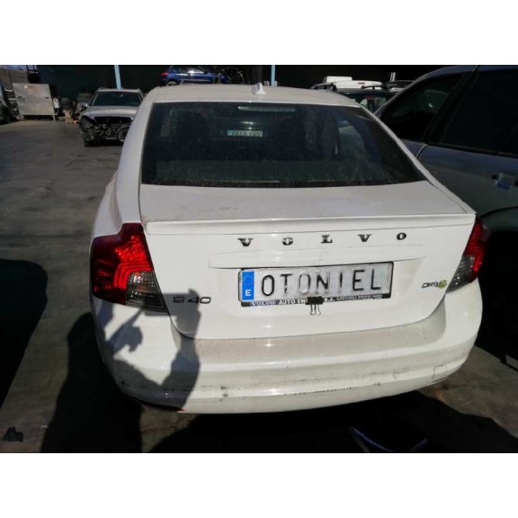 volvo s40 berlina del año 2010