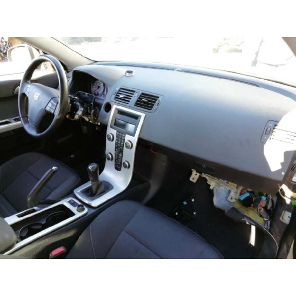 volvo s40 berlina del año 2010