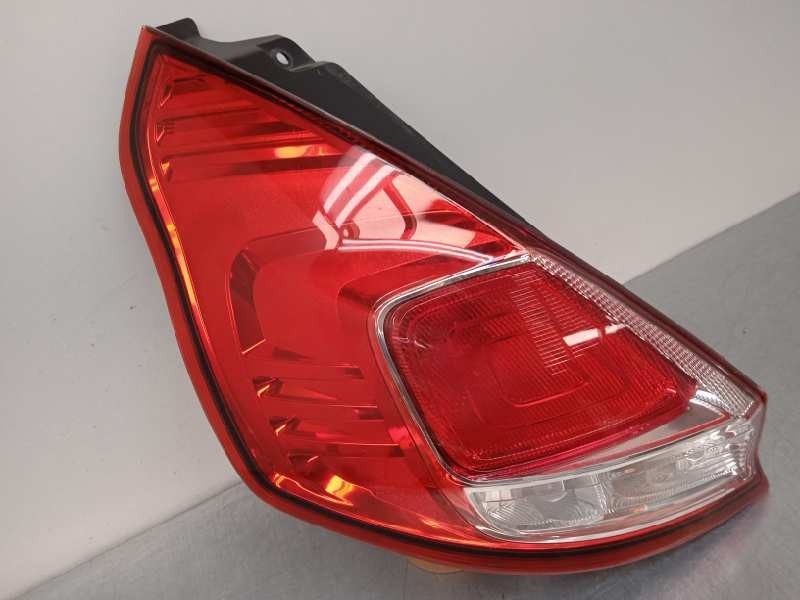 Recambio de piloto trasero izquierdo para ford fiesta (ccn) black&white edition referencia OEM IAM C1BB13405AE C1BB13405AE 