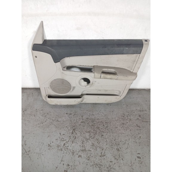 Recambio de guarnecido puerta delantera derecha para jeep commander 3.0 crd cat referencia OEM IAM   