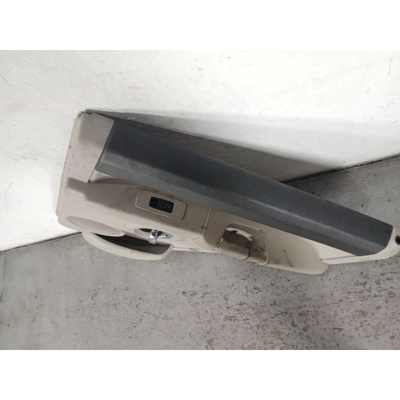Recambio de guarnecido puerta trasera derecha para jeep commander 3.0 crd cat referencia OEM IAM   
