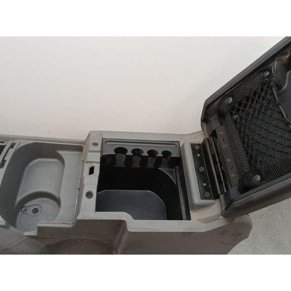 Recambio de apoyabrazos central para chrysler jeep gr.cherokee (wh) 3.0 crd limited referencia OEM IAM   