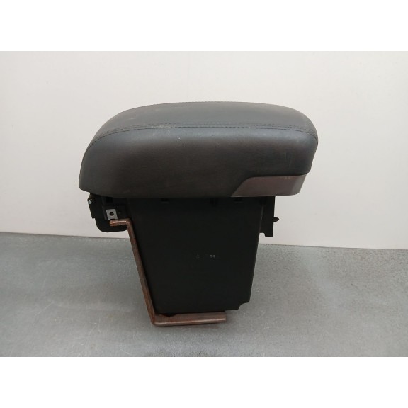 Recambio de apoyabrazos central para hyundai ix35 1.7 crdi cat referencia OEM IAM 846812y000  