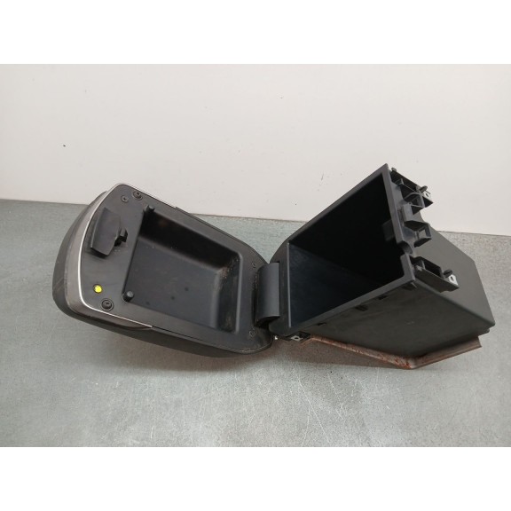 Recambio de apoyabrazos central para hyundai ix35 1.7 crdi cat referencia OEM IAM 846812y000  