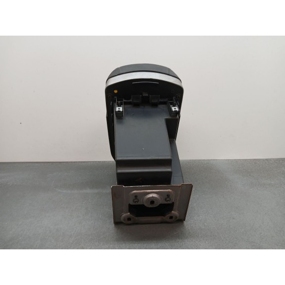 Recambio de apoyabrazos central para hyundai ix35 1.7 crdi cat referencia OEM IAM 846812y000  