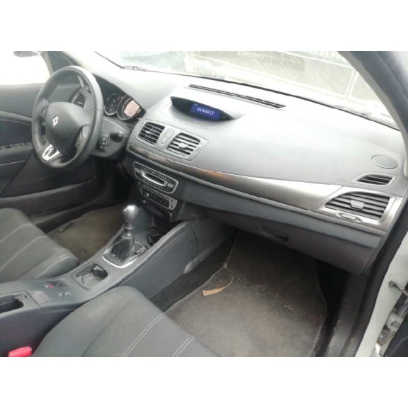 renault megane iii berlina 5 p del año 2014