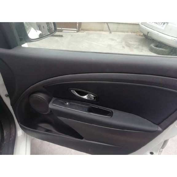 renault megane iii berlina 5 p del año 2014