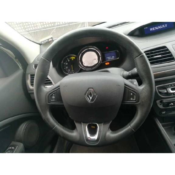 renault megane iii berlina 5 p del año 2014