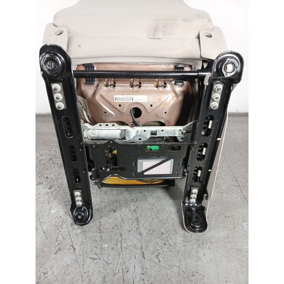 Recambio de asiento delantero derecho para jeep commander 3.0 crd cat referencia OEM IAM   