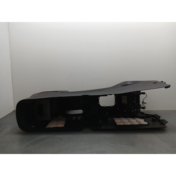 Recambio de apoyabrazos central para hyundai ix35 classic 2wd referencia OEM IAM 846302y000  