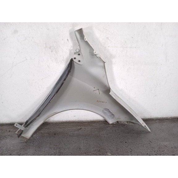 Recambio de aleta delantera izquierda para renault megane iii berlina 5 p expression referencia OEM IAM   