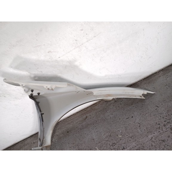 Recambio de aleta delantera izquierda para renault megane iii berlina 5 p expression referencia OEM IAM   