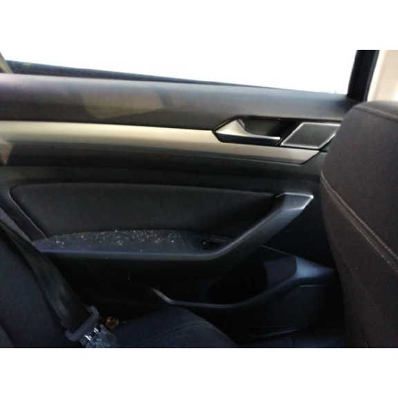 volkswagen passat variant (3g5) del año 2015