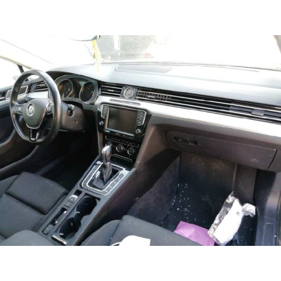 volkswagen passat variant (3g5) del año 2015