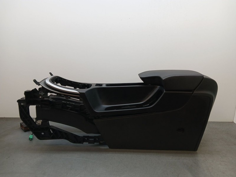 Recambio de apoyabrazos central para opel insignia berlina expression referencia OEM IAM   