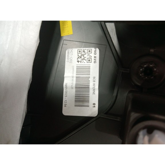 Recambio de guarnecido puerta delantera izquierda para renault megane e-tech suv ev40 referencia OEM IAM   