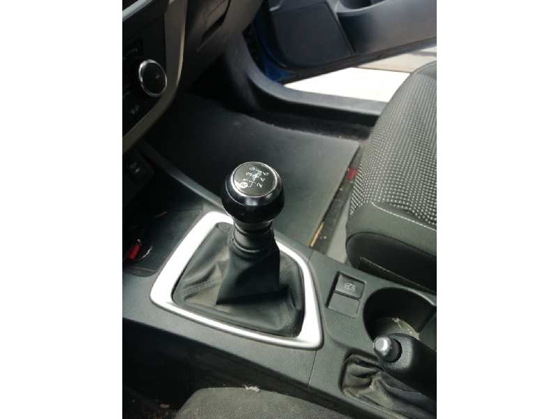 Recambio de palanca cambio para toyota auris active referencia OEM IAM  6 VELOCIDADES 