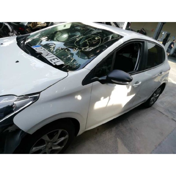 peugeot 208 del año 2015