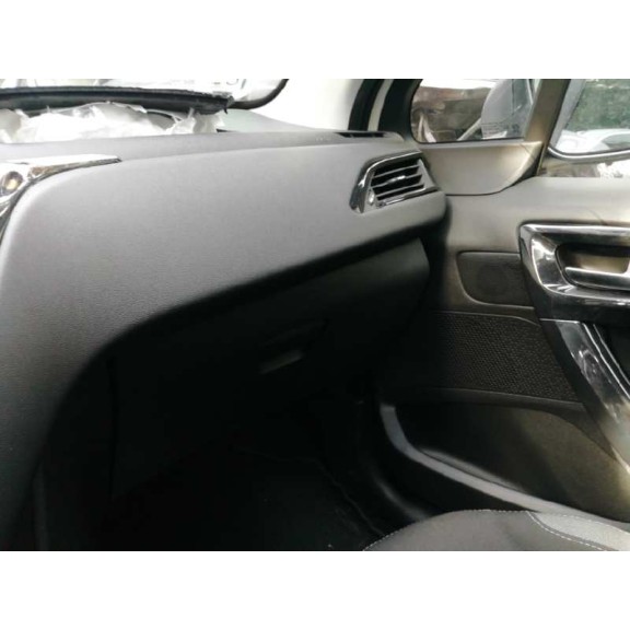 peugeot 208 del año 2015