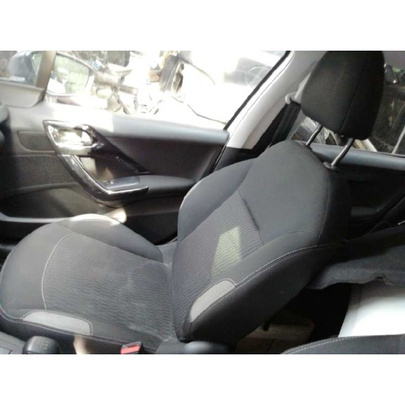 peugeot 208 del año 2015