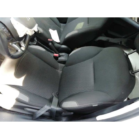 peugeot 208 del año 2015