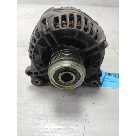 Recambio de alternador para volkswagen passat b5.5 (3b3) 1.9 tdi referencia OEM IAM 028903028E  