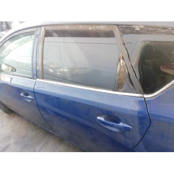 PUERTA TRASERA IZQUIERDA TOCADA 