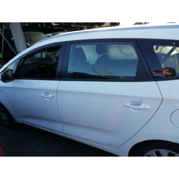 kia carens ( ) del año 2015