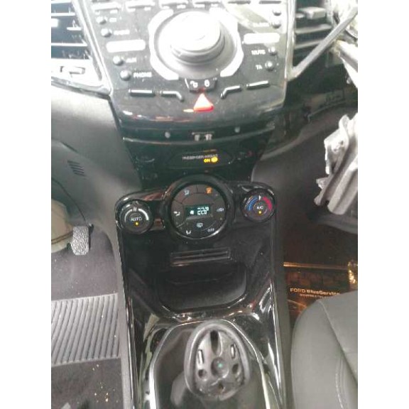 ford fiesta (ccn) del año 2013