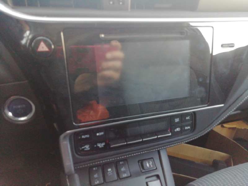 Recambio de sistema navegacion gps para toyota auris hybrid active referencia OEM IAM 8614002360  